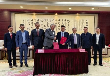 أ.د. أبو كشك يشارك في المؤتمر العالمي للغة الصينية في بكين ويوقع اتفاقية تعاون مع جامعة جيان شي